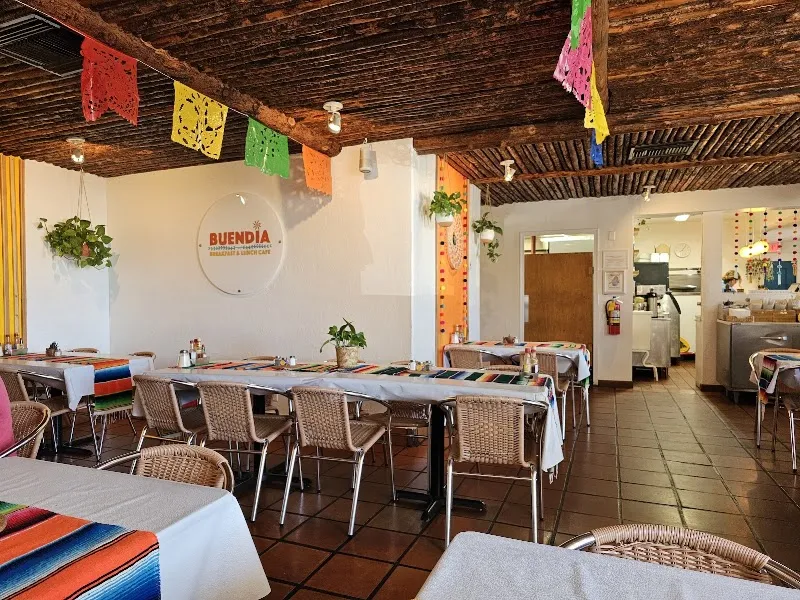Buendía Breakfast & Lunch Café