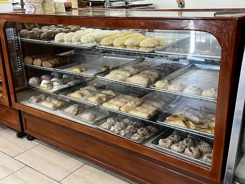 La Estrella Bakery Inc.